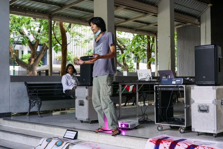 ‘เท็น’ นศ.วิจิตรศิลป์ ปฏิเสธเข้าสอบวินัยลับ ปม ‘ปริญญาศักดินา’ ยัน ตั้งคำถามพิธีรับปริญญาไม่ใช่เรื่องผิด​